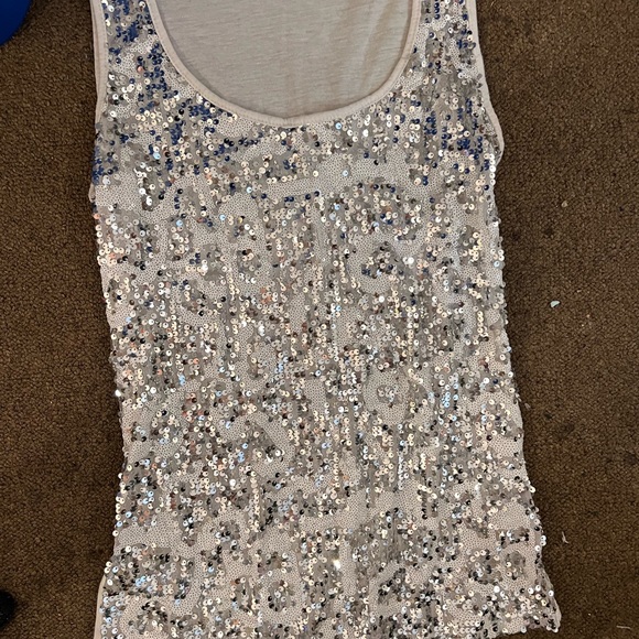 Women’s Tops. - Picture 3 of 14